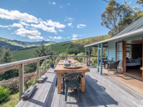 Manaia Cottage - Akaroa Holiday Home